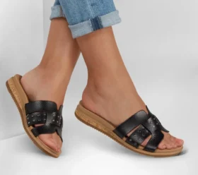 Bobs Desert Kiss Low – vzhled s cvočky