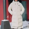 Ležérní dlouhá tkaná péřová bunda s kapucí „White“